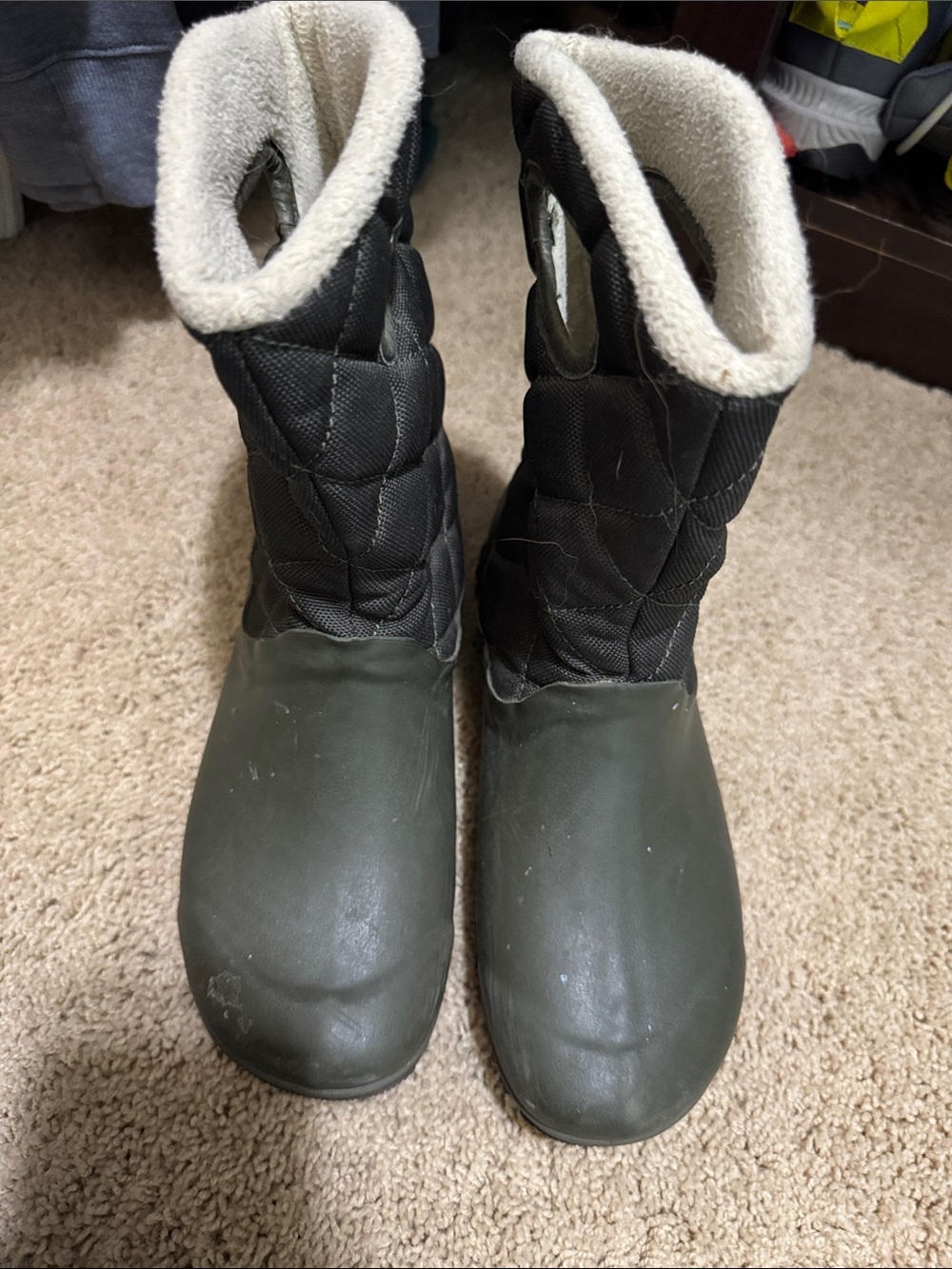 Bogs Women's Green Quilted & Olive Green Waterproof Winter Booties